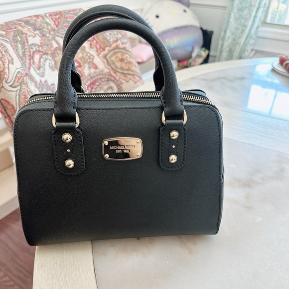 Michael Kors Saffiano Leather Satchel / crossbody bag/leather/NWT - Picture 1 of 12
